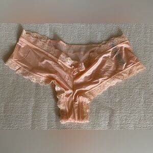 NWOT VS PEACH Cheeky Panties, XL
